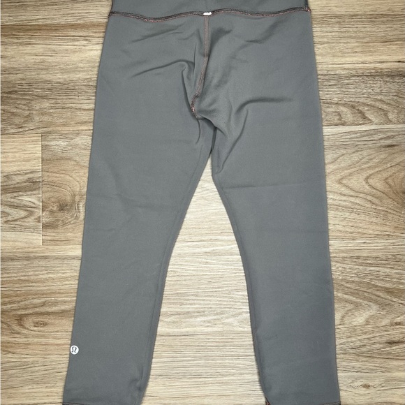 Lululemon Raspberry Cream & grey Double lined Crop leggings size 4 - Picture 5 of 7